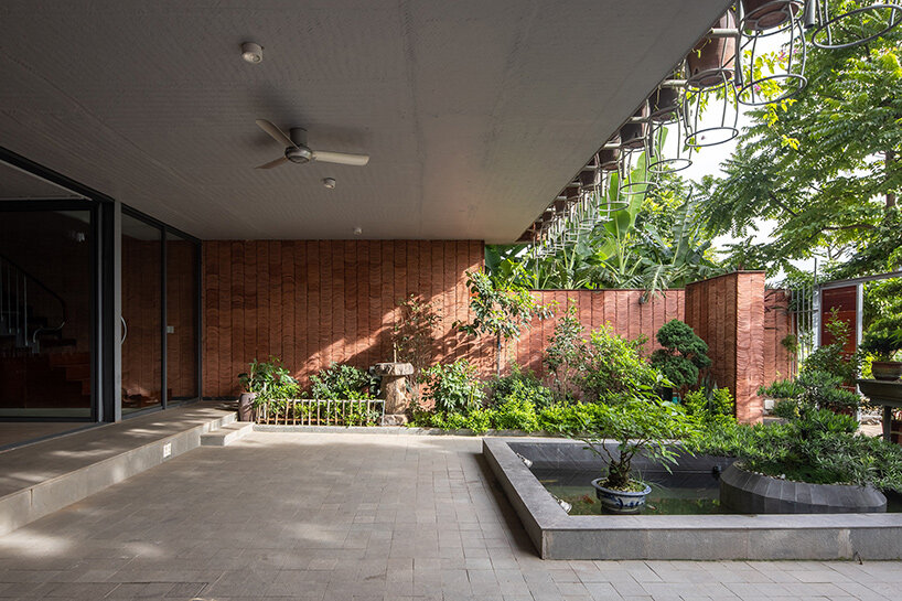 H&P architects flying vegetation