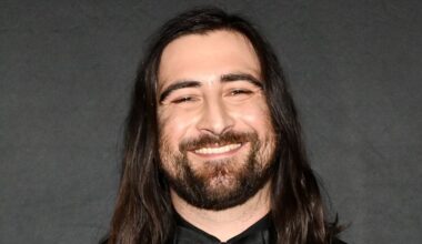 ‘Dan’ Lyrics: Who Is Noah Kahan’s ‘The Great Divide’ Song About? Meaning Revealed | Lyrics, Music, Noah Kahan | Celebrity News and Gossip | Entertainment, Photos and Videos