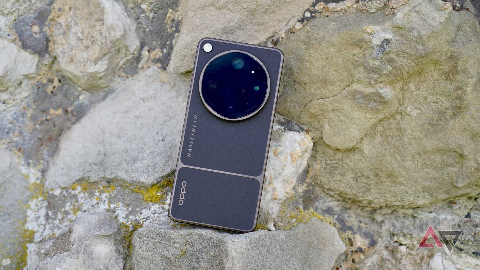 The back of the Oppo Find X9 Ultra