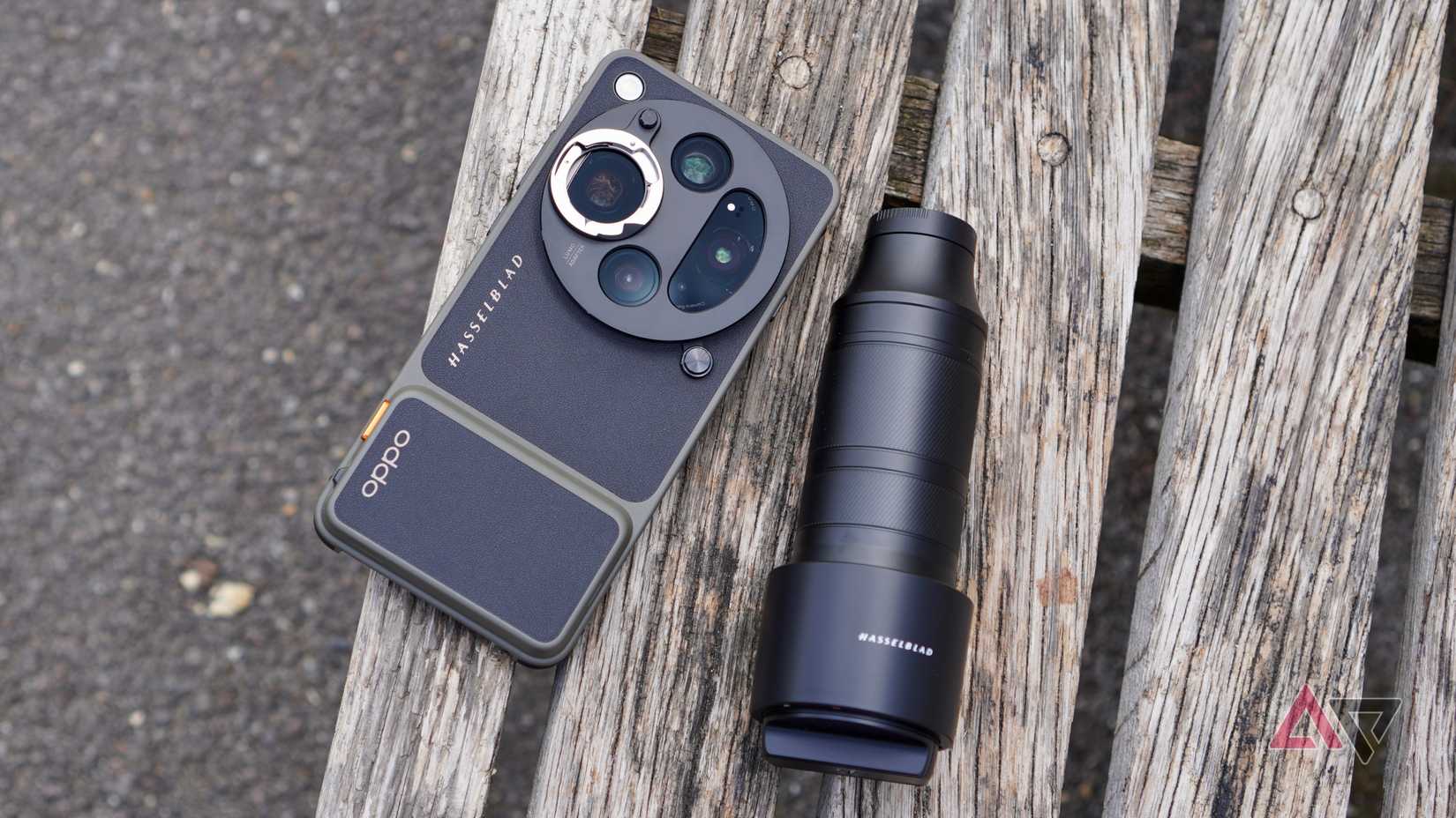 The Oppo Find X9 Ultra and teleconverter lens