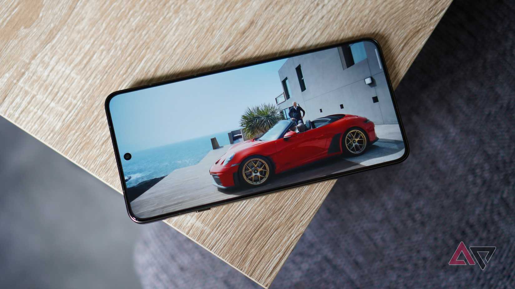 A video playing on the Oppo Find X9 Ultra