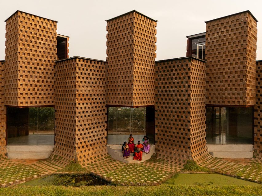 Petti Restaurant by Wallmakers