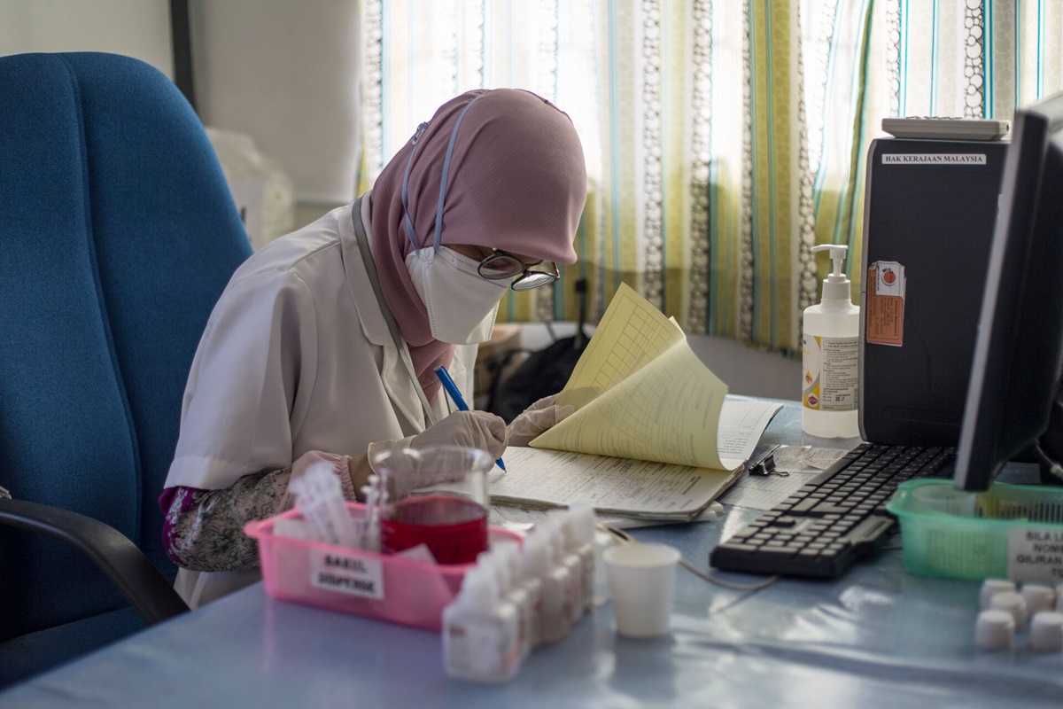 WHO updates guidelines on opioid dependence treatment and overdose prevention