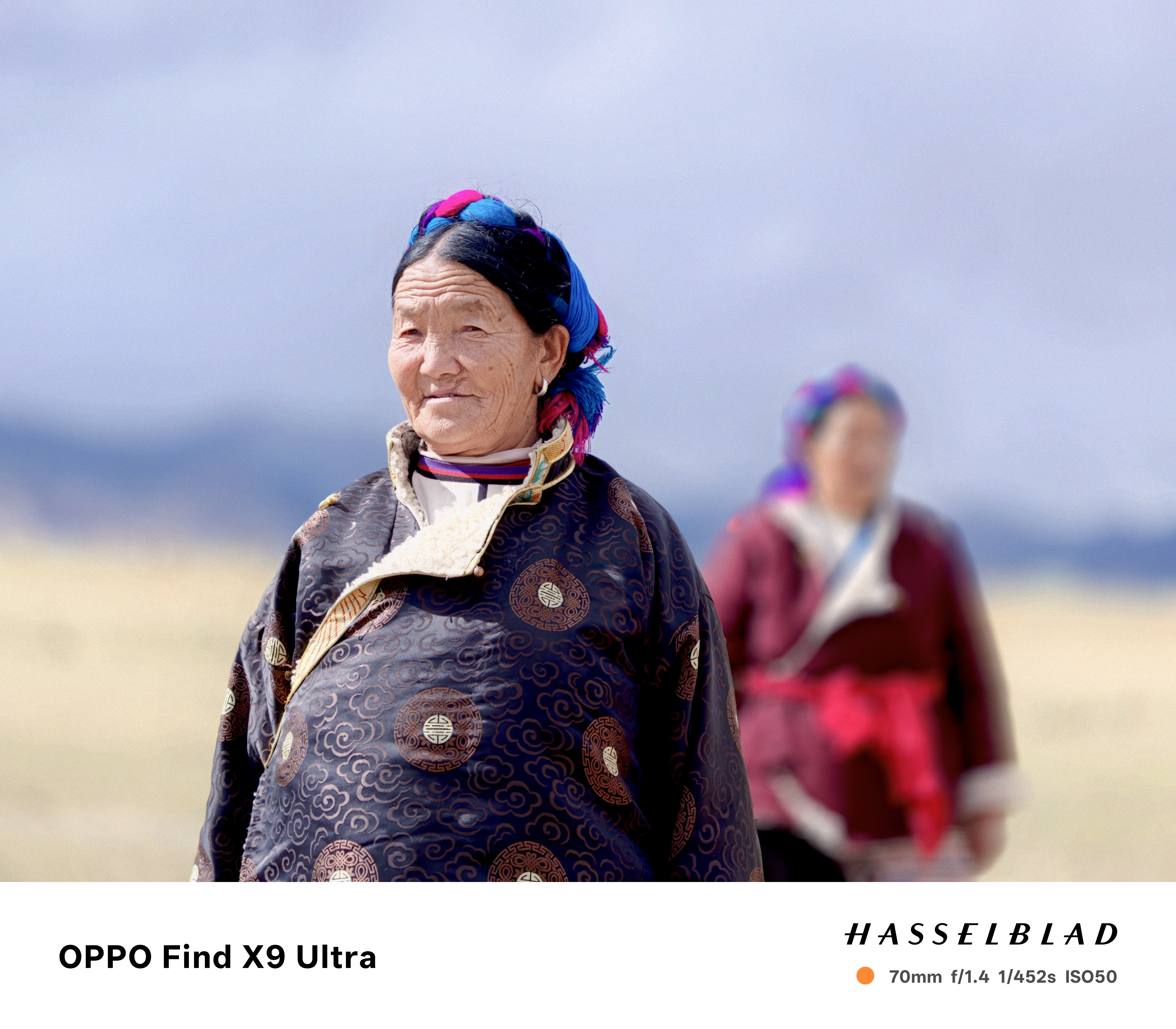 Portrait of Two tibetan women in traditional clothing