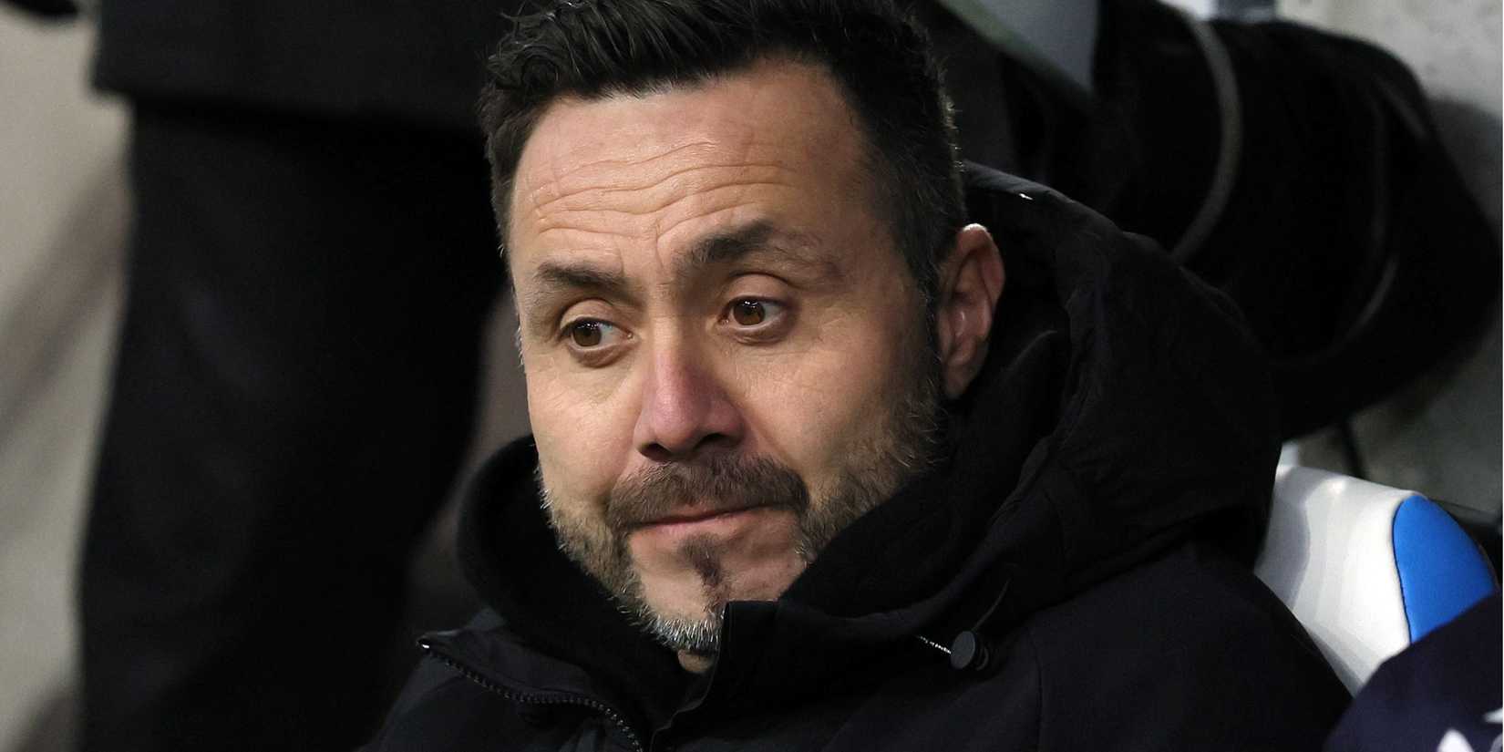 Roberto De Zerbi looks on