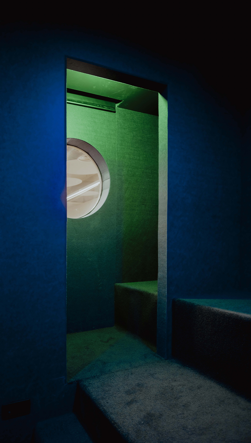 light and sound transform tubular office into an immersive relax room - 4