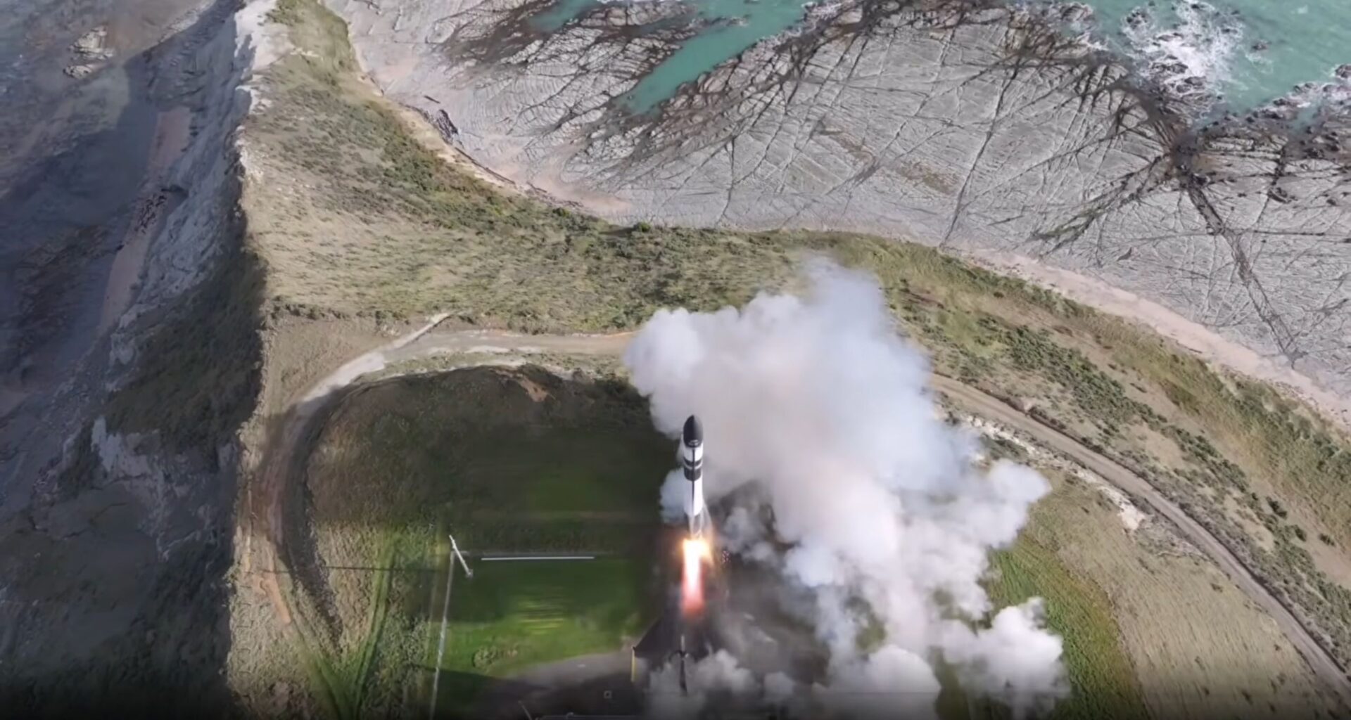 Rocket Lab launches Japanese 'origami' satellite, 7 other spacecraft to orbit (photos)