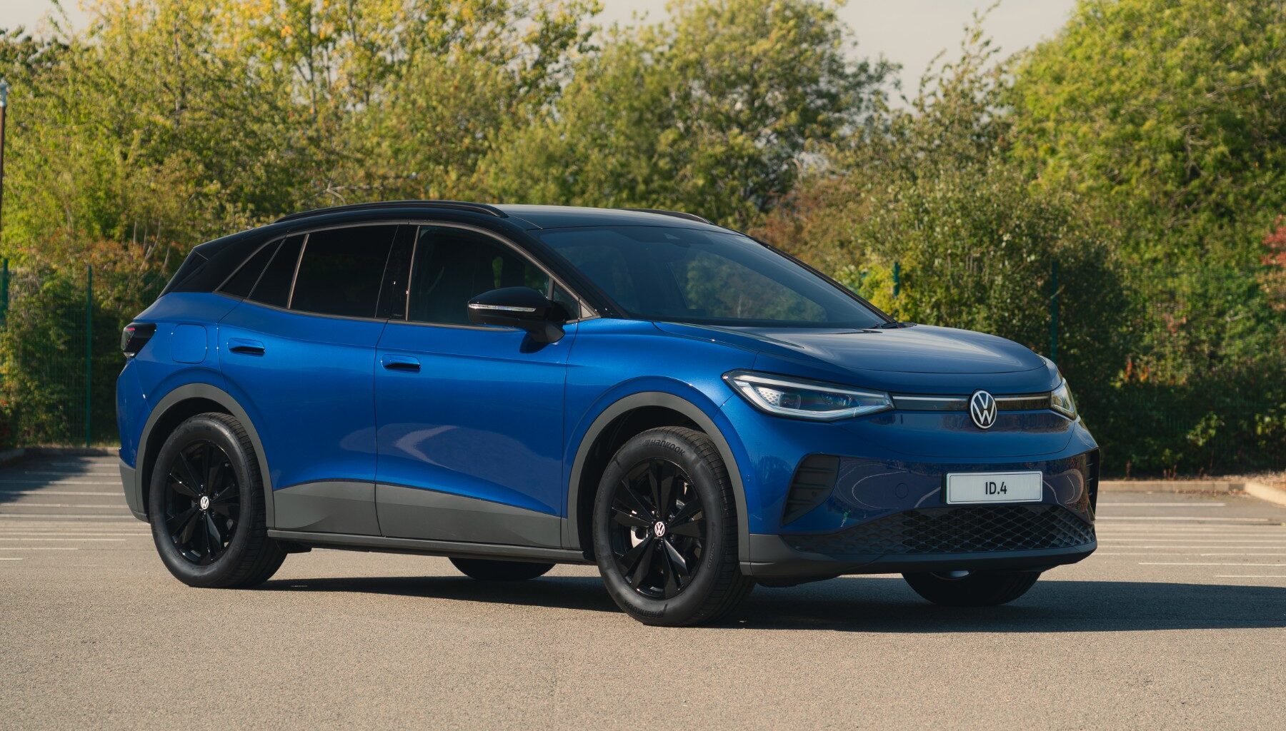 UK: Volkswagen gives ID.4 and ID.5 larger batteries and V2L