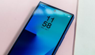 Galaxy Z Fold 8 might use the same display material, and I'm not sure how to feel