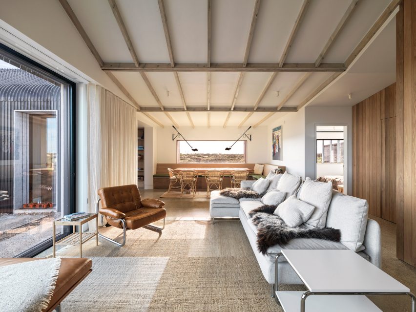 Westview Cottage by Hollaway Studio