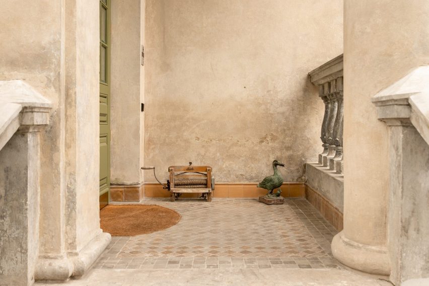 Neoclassical villa in Lviv renovated by Replus studio