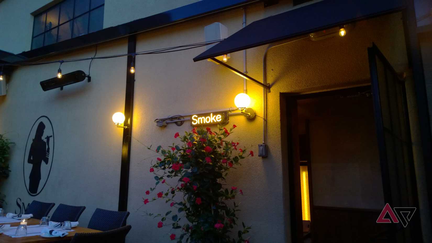 Nighttime photo taken at a restaurant on the Lumia 1020