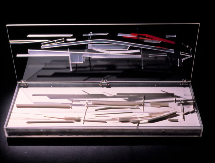 From Deconstructivism to Barrier-Breaking Achievements: Zaha Hadid’s Legacy 10 Years After Her Passing - Image 11 of 15