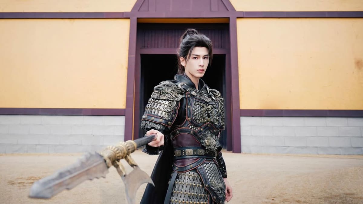 Actor Zhang Linghe, star of Pursuit Of Jade, mocked for looking like 'foundation general' in the popular C-drama