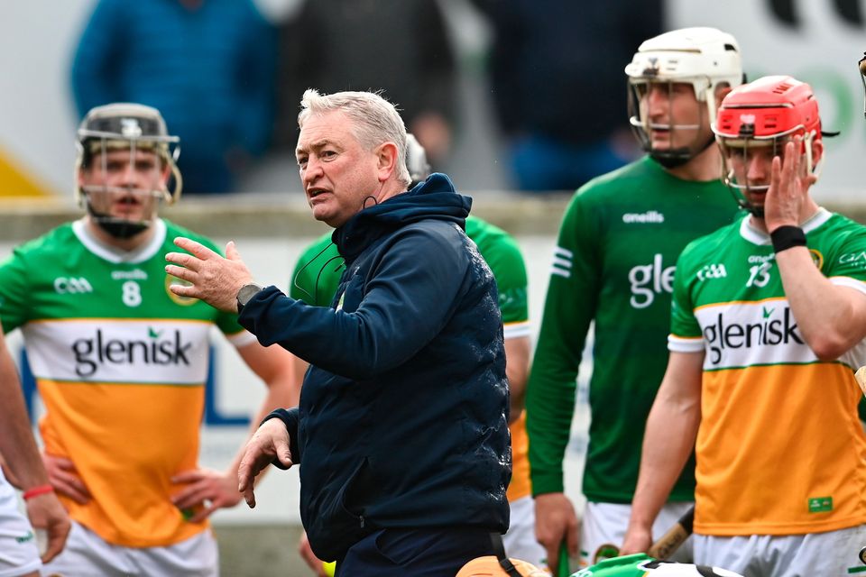 Offaly manager Johnny Kelly speaks to his players before the Leinster SHC match against Wexford in Tullamore. Photo: Tom Beary/Sportsfile
