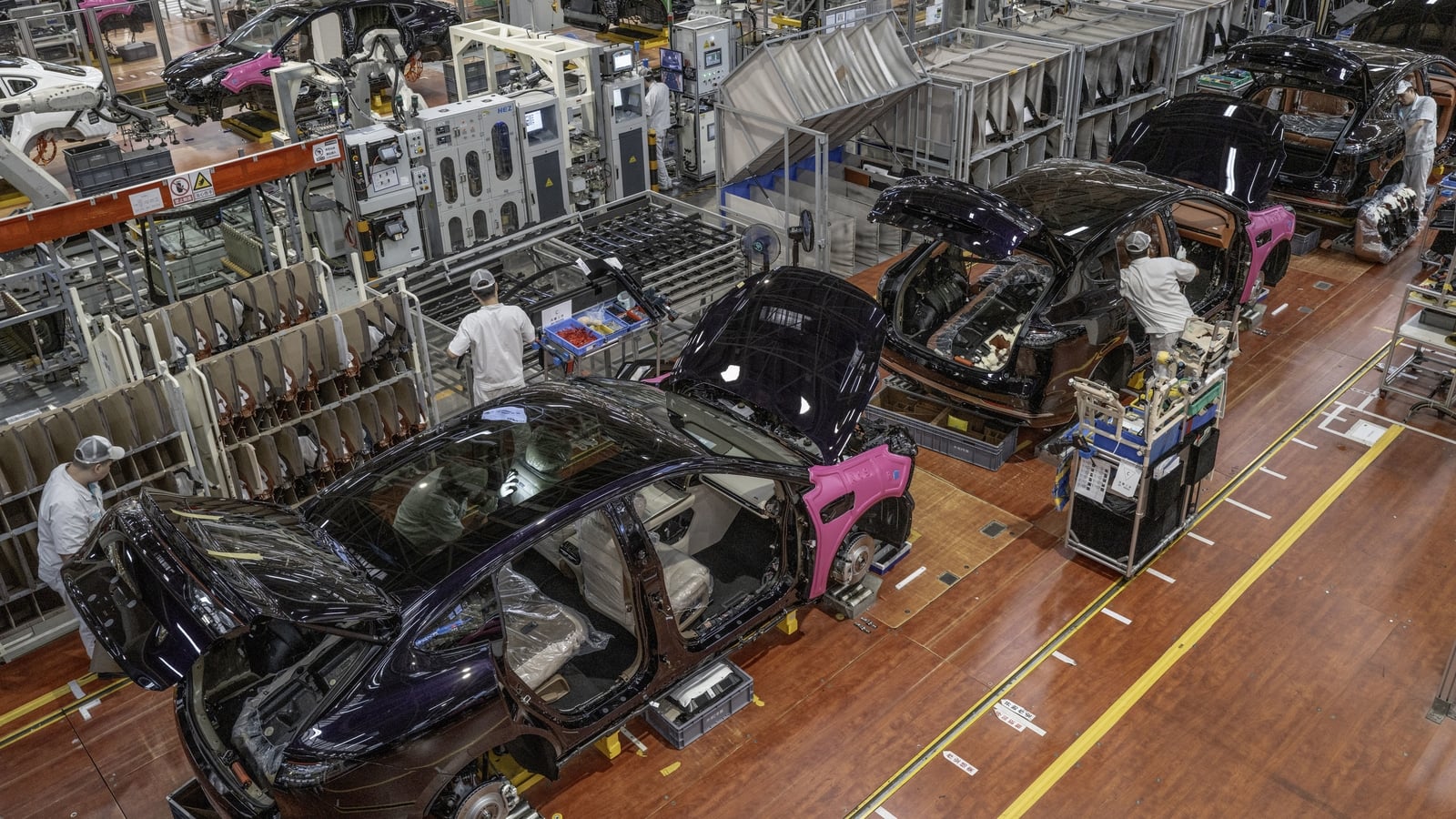 China's consumption and factory output growth slows