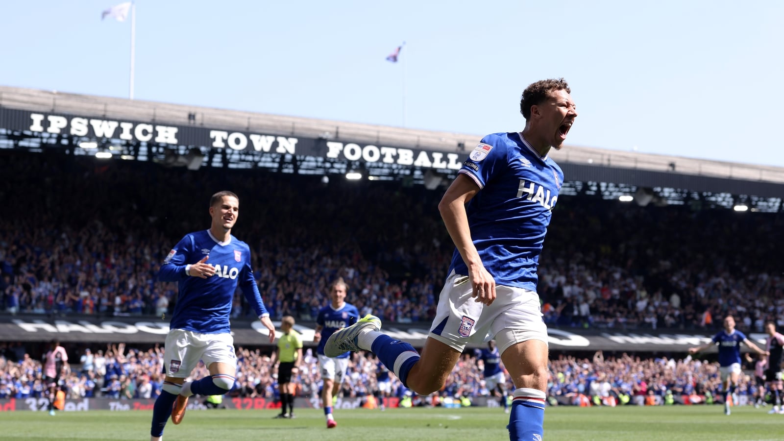 McAteer applies finishing touch as Ipswich go up