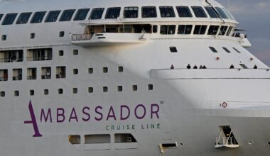 1,700 kept on cruise ship after suspected norovirus death