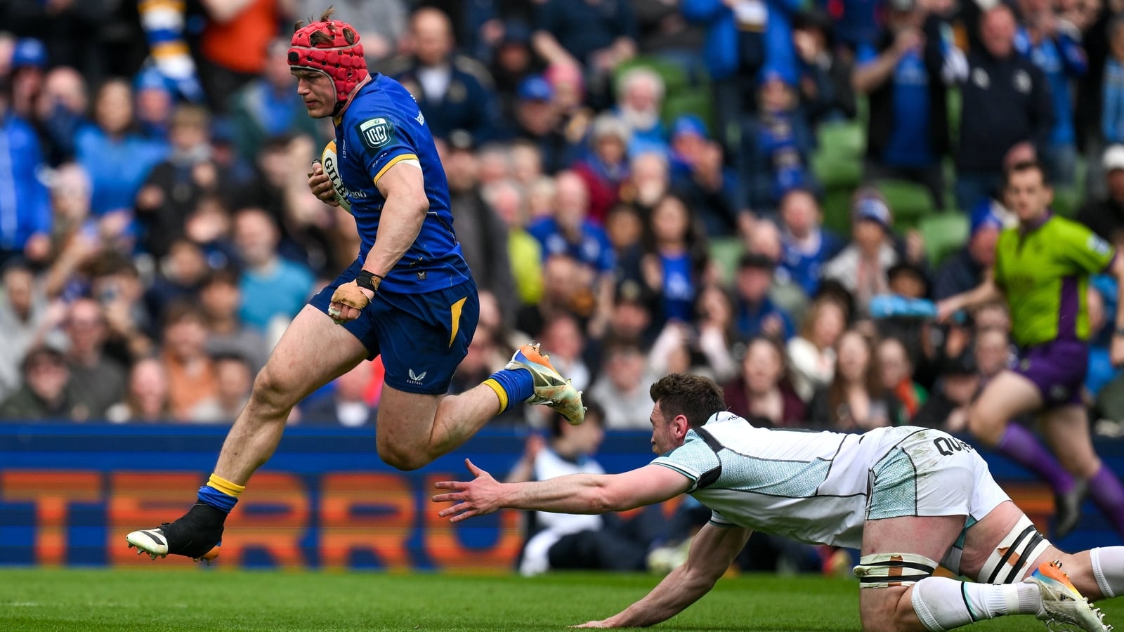 Leinster unleash on Ospreys to seal second place in URC