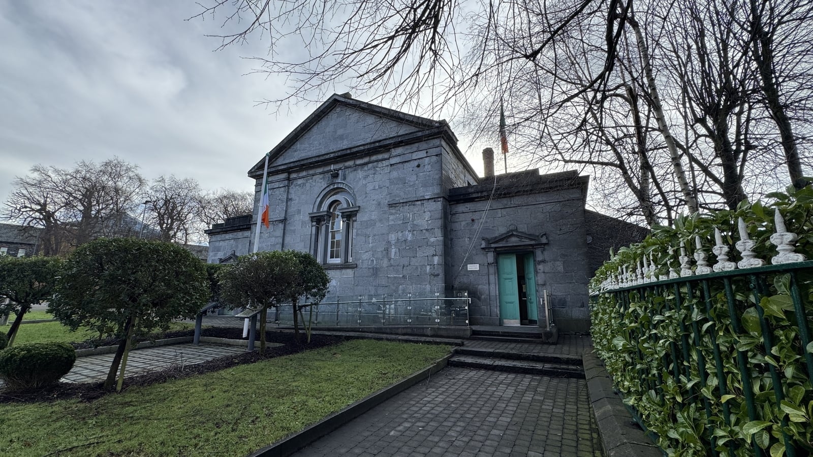 US tourist pleads guilty to damaging Kenmare premises