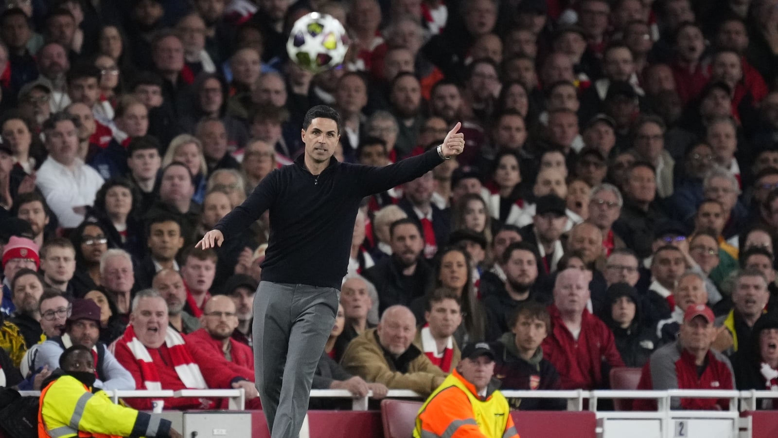 Arteta calls on Emirates crowd to carry Arsenal to title