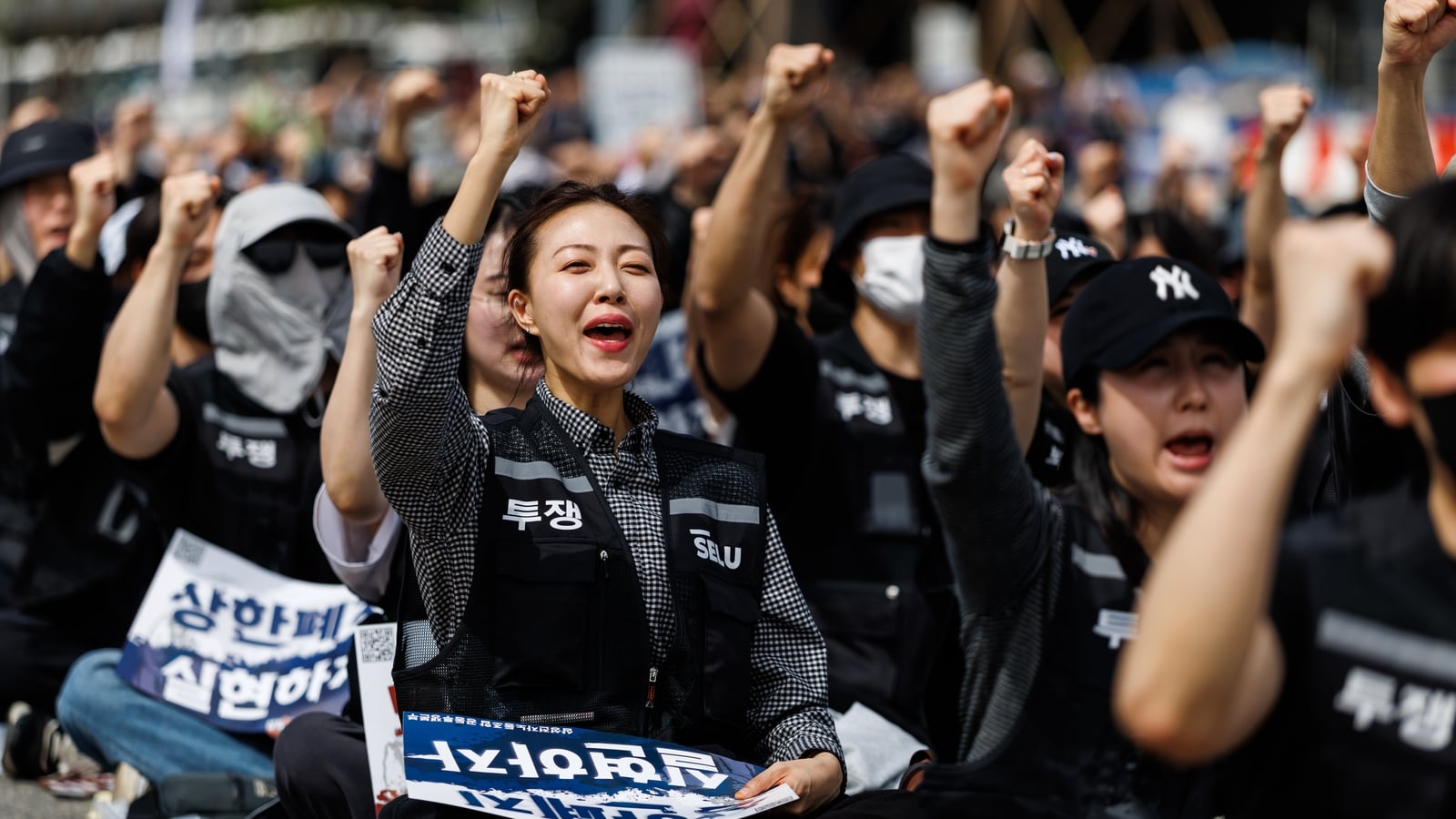 Samsung union suspends planned strike as deal reached