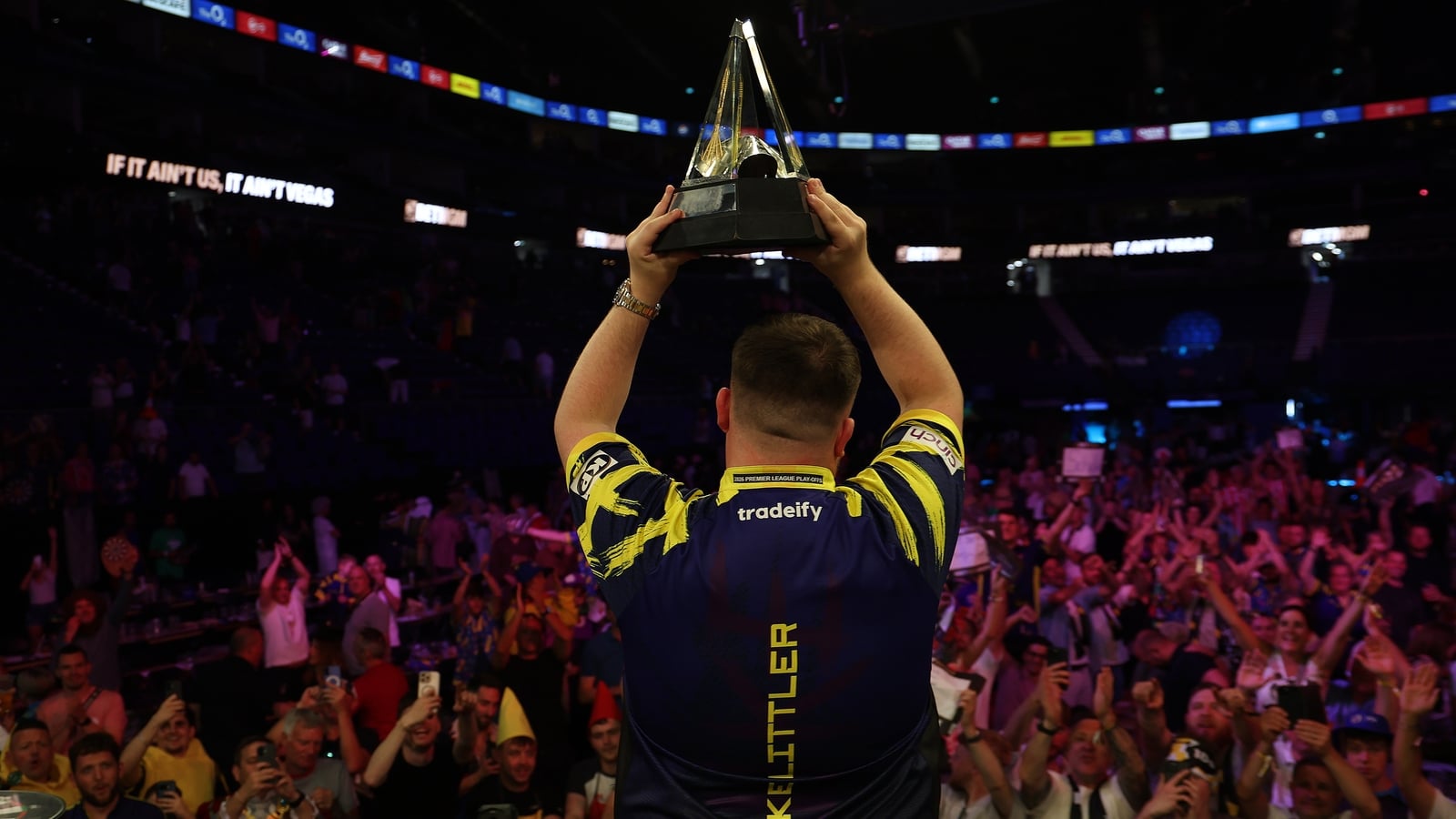 Tearful Littler bags €400,000 with Premier League glory