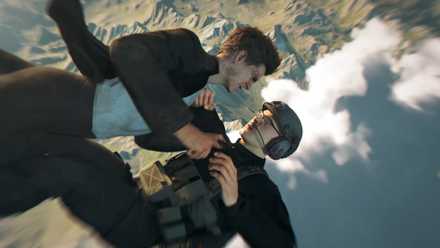 James Bond fighting a guy in the sky in a screenshot from 007 First Light.