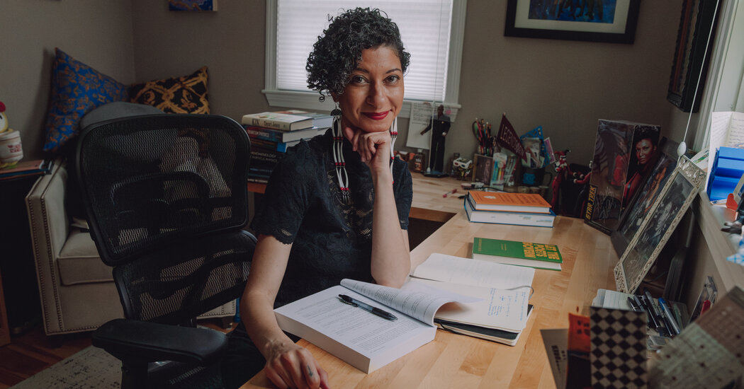 A Physicist Who Thinks in Poetry from the Cosmic Edge