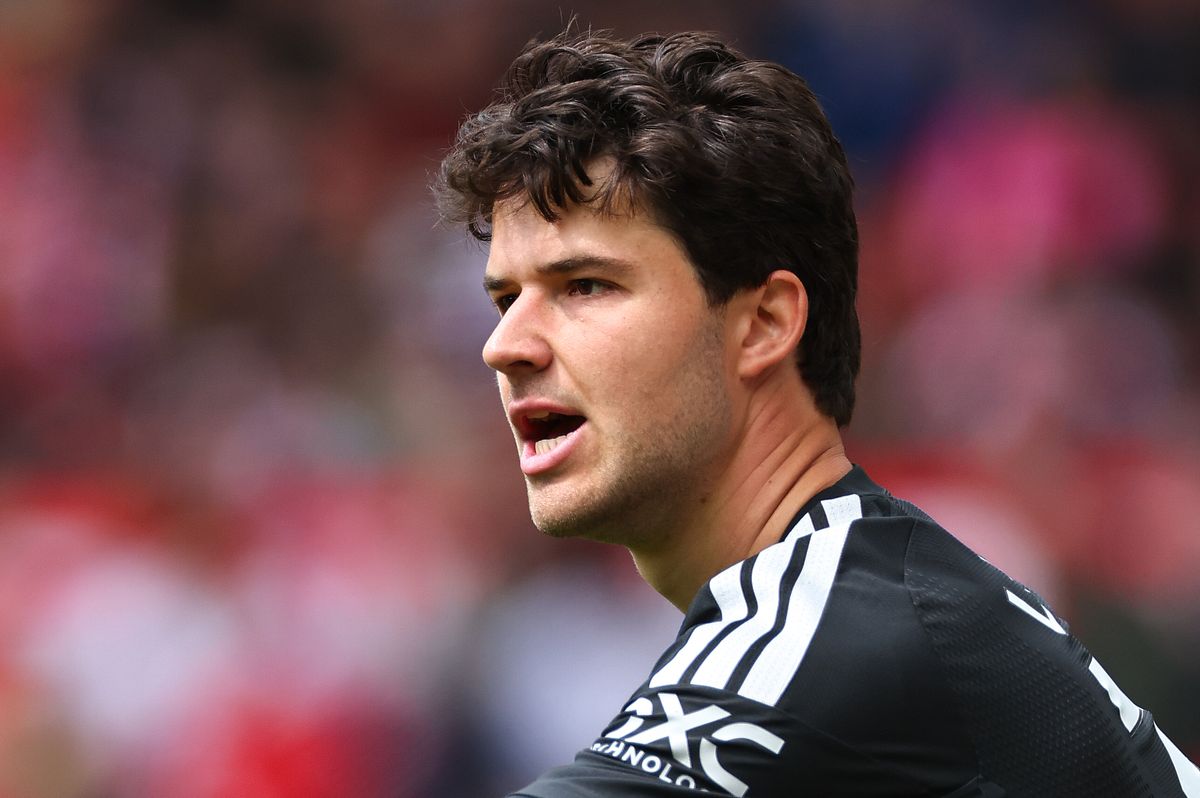 Manchester United goalkeeper Senne Lammens