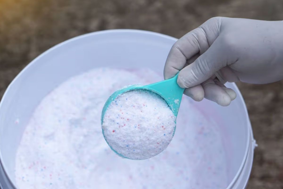 Gardeners urged to sprinkle washing powder in gardens in spring