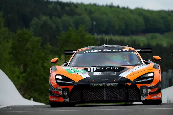 #10 Garage 59 McLaren 720S GT3 EVO: Antares Au, Thomas Fleming, Marvin Kirchhofer