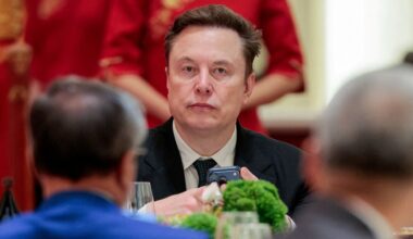 Pentagon spars with SpaceX over Starlink price hike during Iran war