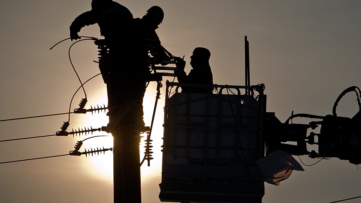 Exclusive: No reply means yes: EU pushes silent approval for energy grid permits