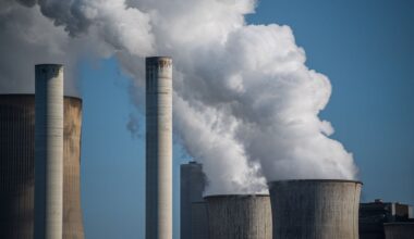 China and Europe Form Carbon Alliance as US Bets on Fossil Fuels