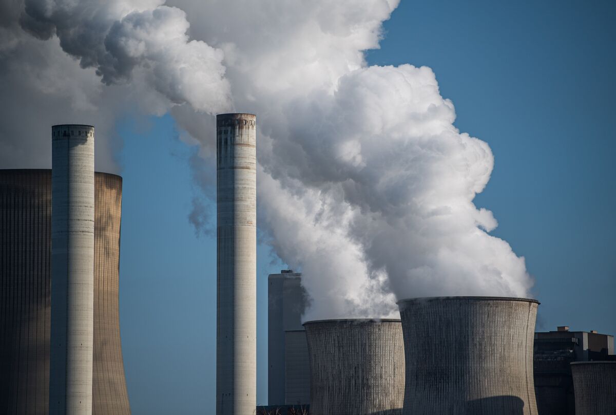 China and Europe Form Carbon Alliance as US Bets on Fossil Fuels