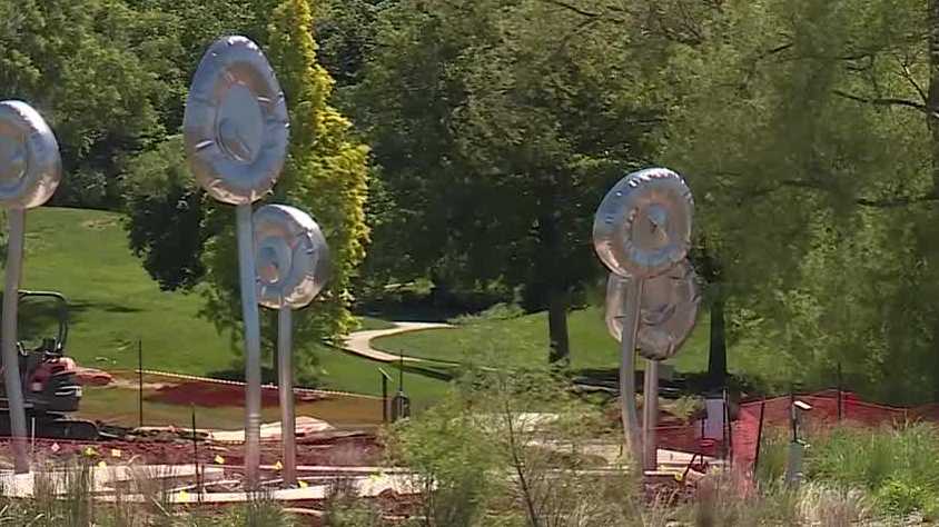 New Overland Park Arboretum sculpture honors late Kansas City artist