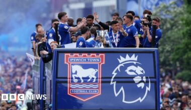 Ipswich Town bus parade livepage on Bank holiday Monday - BBC