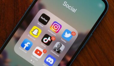 Adrian Weckler: Want to get the kids off social media? Nothing compares to middle-class peer review