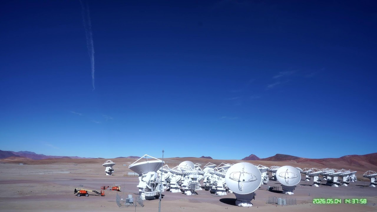 The Atacama Large Millimeter/submillimeter Array (ALMA) and Starry sky LIVE, Chile - YouTube