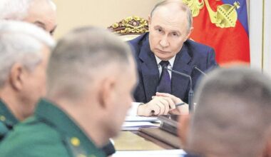 Ukraine and Russia announce separate ceasefires