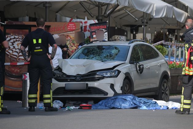 Two killed after car hits bystanders in Leipzig as driver arrested