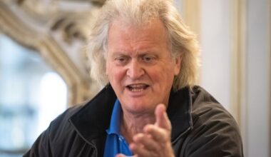 Wetherspoon boss criticises Ryanair chief Michael O’Leary’s proposal to cut drinking at airports