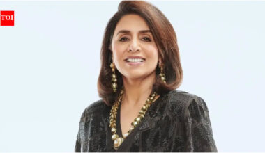 Neetu Kapoor: 'It felt like NONSENSE'; Neetu Kapoor on exploring therapy after Rishi Kapoor's passing | Hindi Movie News