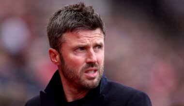 Manchester United told they are 'sleepwalking' into worrying Michael Carrick scenario amid fears over 'elephant in the room'