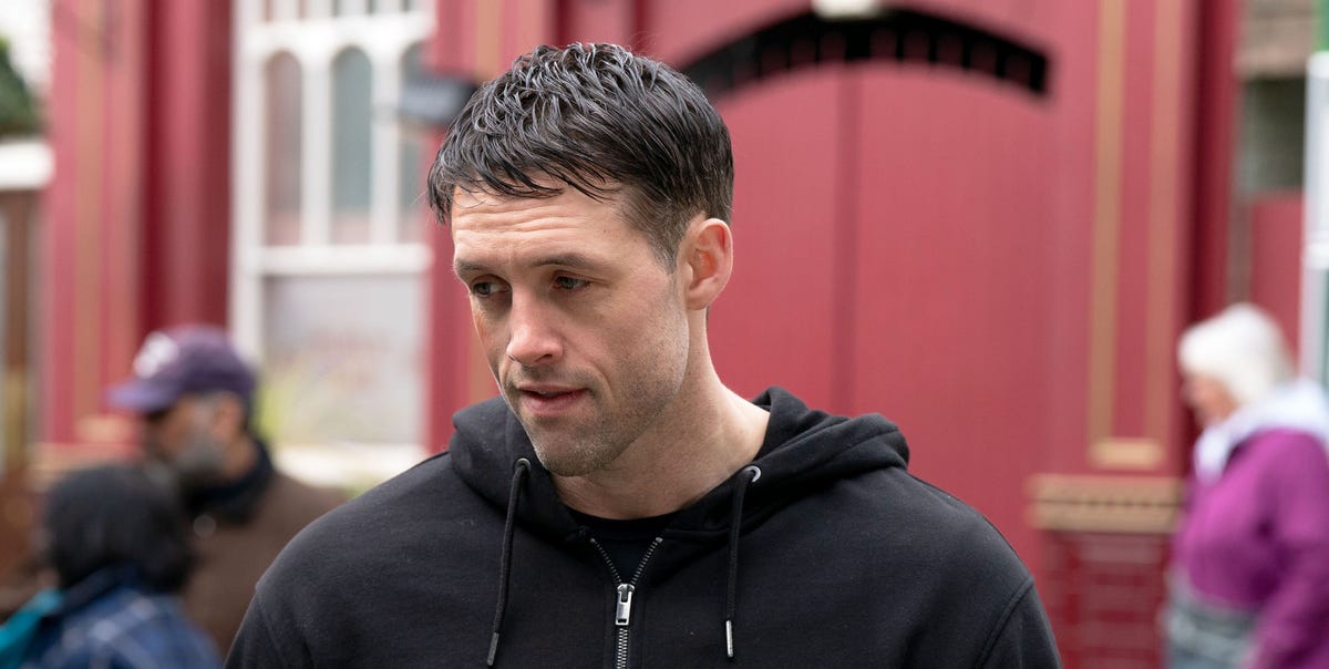 EastEnders' Mark faces kidnap terror as four Mitchells team up in rescue plot