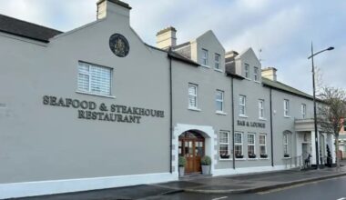 Hotel cancels farmers’ advice event after ‘sinister threat’ from loyalist group over Sinn Féin links – The Irish News