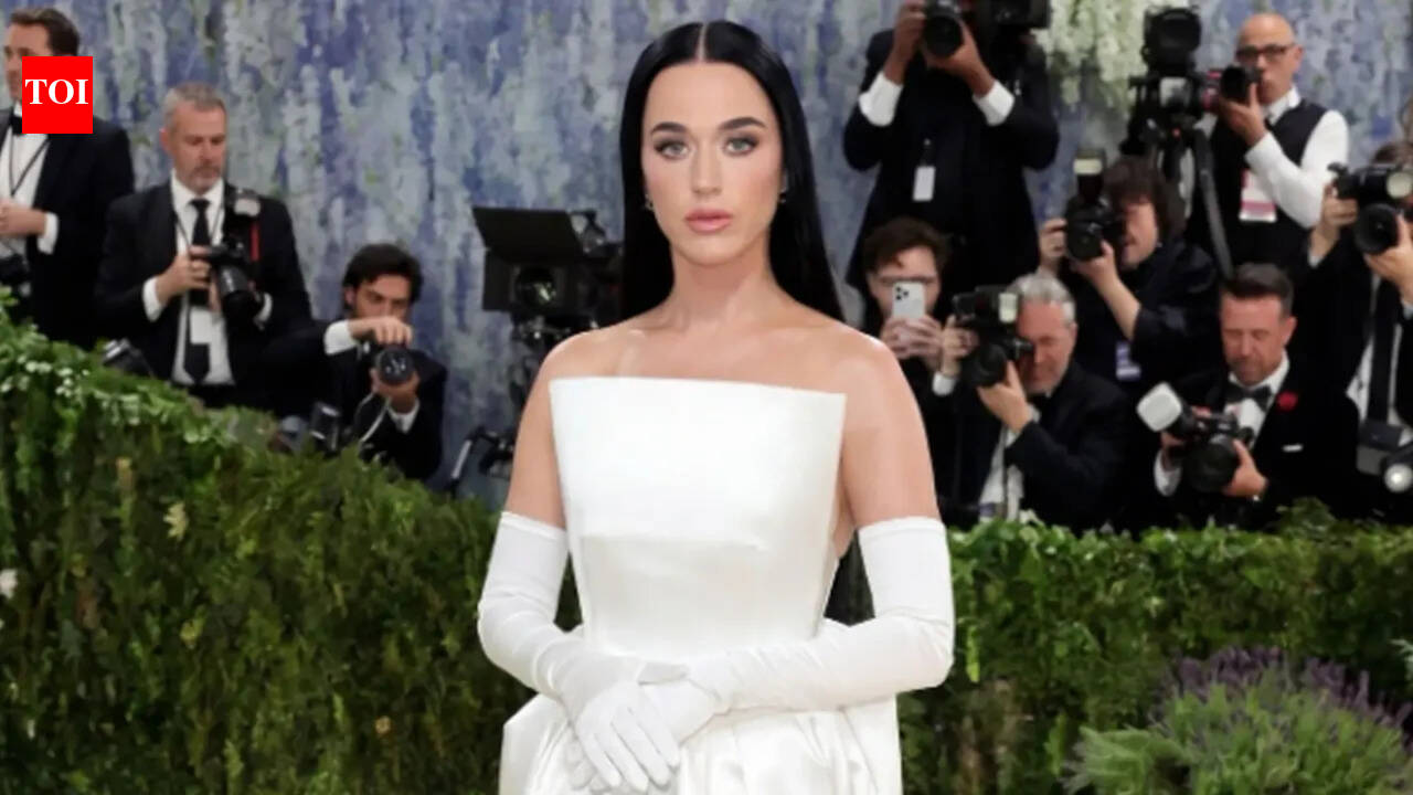 Josh Groban: Katy Perry hilariously mourns ex Josh Groban’s engagement to Natalie McQueen with ‘The One That Got Away’ song | English Movie News