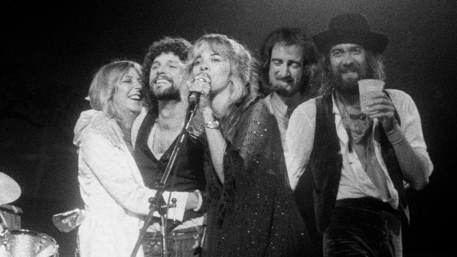 Fleetwood Mac’s ‘Everywhere’ Becomes A Rare Longstanding Smash For The Band