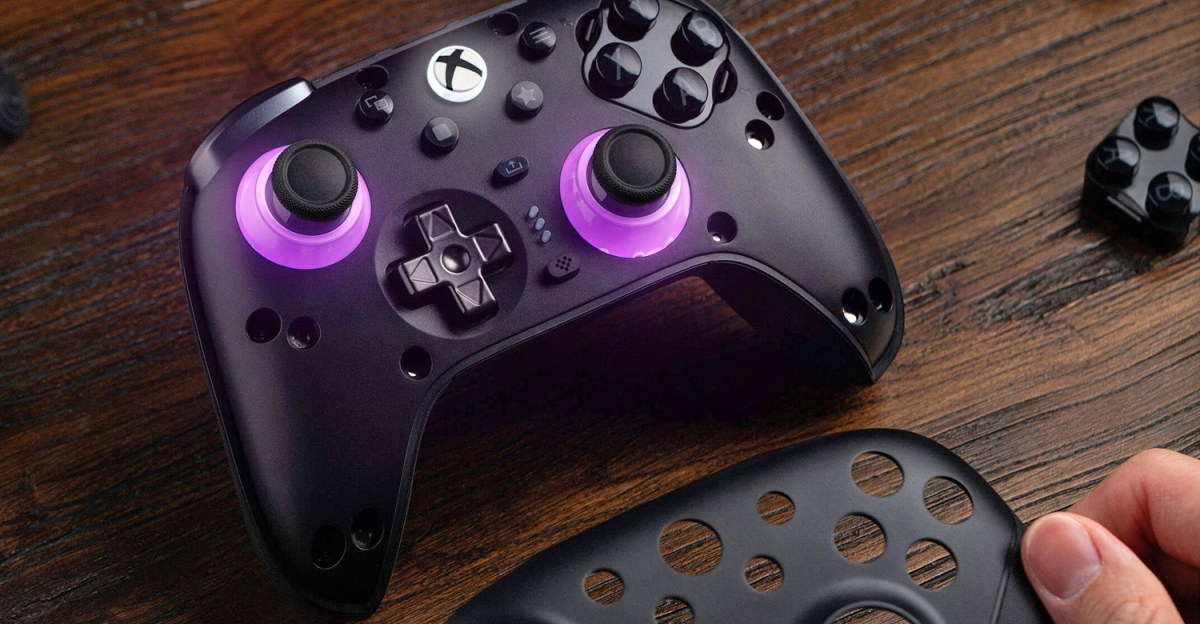 8BitDo’s customizable Xbox controller has been delayed until August.